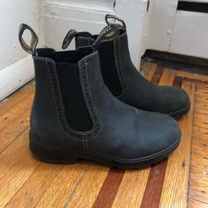 Black/Blue Blundstones